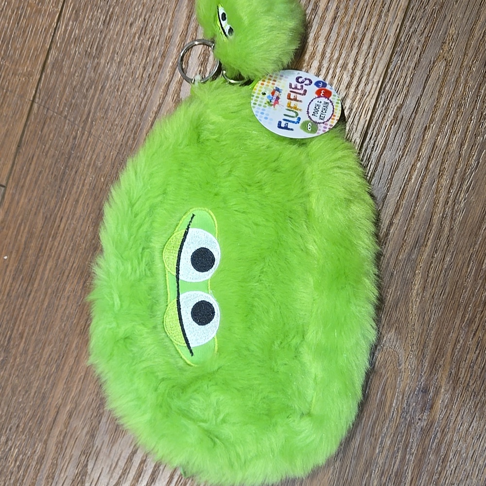 NWT FLUFFLES FURRY POUCH AND KEYCHAIN... #6950